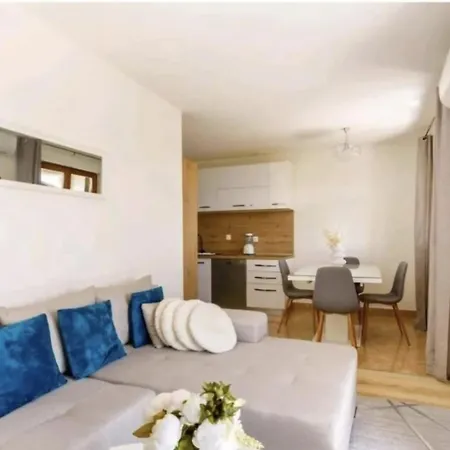 Rosabell * إيموتسكي